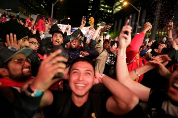 Warga Toronto turun ke jalan, rayakan kemenangan Raptors