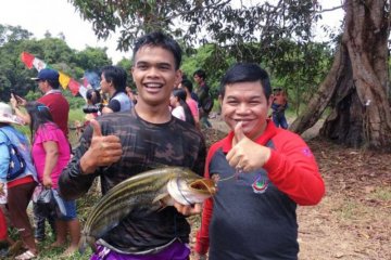 Barito Timur gelar festival berburu ikan di sungai