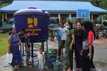 Air bersih untuk pengungsi banjir Konawe