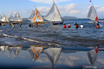 Kompetisi perahu nelayan di Banyuwangi