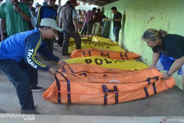 4 korban kapal tenggelam di Sumenep masih belum ditemukan