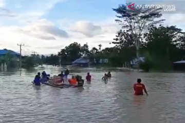 Dampak banjir, empat desa di Konawe masih terisolasi