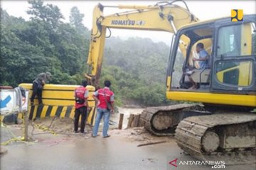 Kementerian PUPR terus pulihkan akses jalan usai banjir Sulawesi