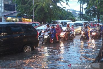 Hujan lebat sebentar, Kota Medan terendam banjir
