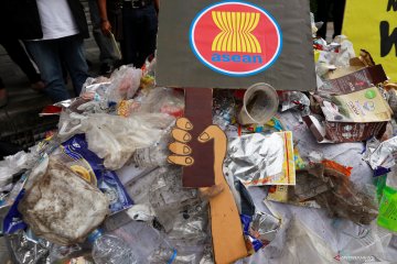 Malaysia  kirim balik sampah plastik dari AS di bawah aturan baru PBB