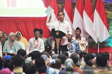 Presiden: Seluruh tanah Gresik bersertifikat 2024, nasional 2025