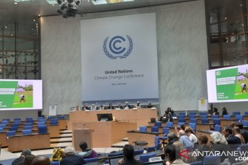 Membalik posisi di ruang negosiasi iklim