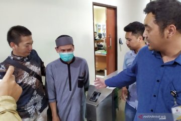 Kuasa hukum berharap Rahmat Baequni tidak langsung ditahan Polda Jabar