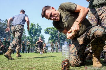 Latihan bersama Indonesia, Marinir Amerika ikut lomba tangkap belut