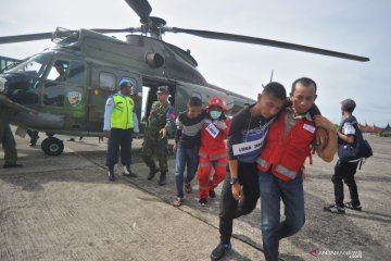 Latihan evakuasi korban bencana