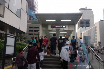 Warga manfaatkan MRT untuk datang ke perayaan HUT Jakarta