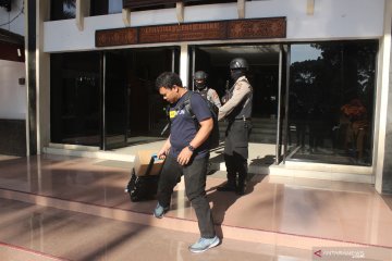 KPK geledah kantor DPRD Cirebon