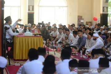 Ustad Zaitun Rasmin hadiri Tabligh Akbar Wahdah Islamiyah di Makassar