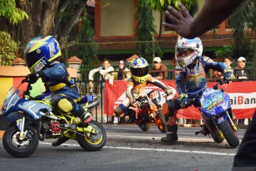 Balap motor anak