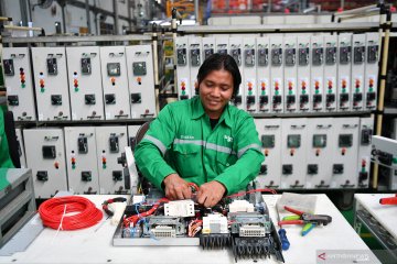 Peresmian operasional pabrik pintar Schneider Electric Indonesia di Cikarang