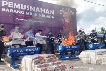 Bea Cukai Pangkalan Bun memusnahkan 1,5 juta batang rokok ilegal