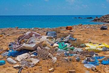 Kementerian LHK berkomitmen tekan sampah plastik