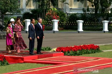 Presiden Jokowi sambut kedatangan Presiden Argentina