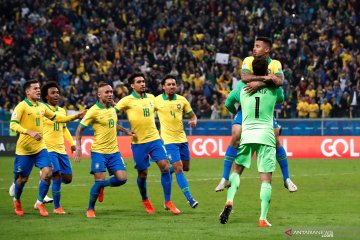 Kalahkan Paraguay lewat adu pinalti, Brasil melaju ke semifinal