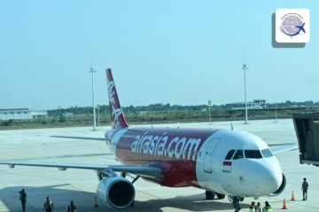 Pesawat AirAsia mendarat perdana di Bandara Kertajati