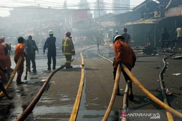 Korban kebakaran Tanah Abang butuh bantuan makanan-pakaian