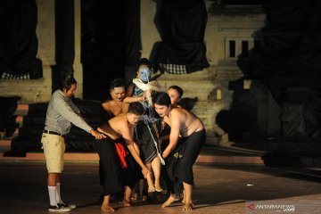 Pementasan teater naskah Koetkoetbi karya Bung Karno