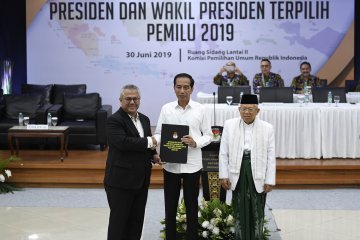 Joko Widodo dan KH Ma'ruf Amin resmi ditetapkan sebagai Presiden dan Wakil Presiden terpilih periode 2019-2024