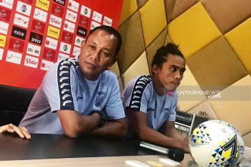 Pemain Persela kaget Aji Santoso mundur sebagai pelatih