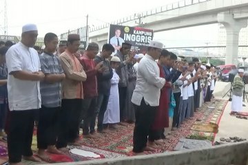 Ratusan warga Palembang sholat Idul Fitri ikuti rukiyat internasional