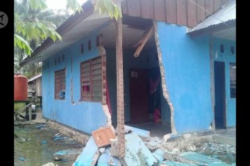 Puluhan rumah rusak berat akibat gempa  6,3 SR  di Sarmi, Papua