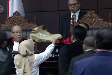 MK terima surat suara tercoblos dari saksi BPN Prabowo-Sandi