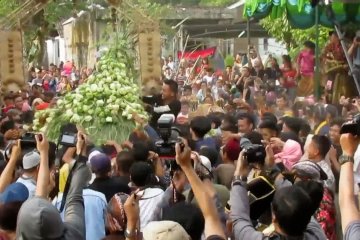 Meriahnya tradisi gerebeg ketupat Syawal