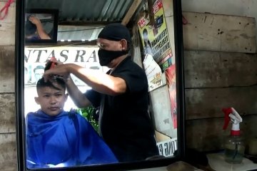 Berlebaran dan cukur rambut di kota  Batang