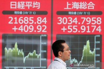 Saham Tokyo dibuka anjlok, dipicu kekhawatiran baru COVID-19