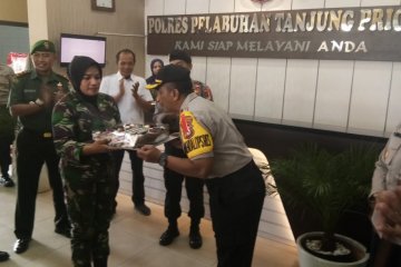 HUT Bhayangkara ke-73, TNI sambangi Mapolres Pelabuhan Tanjung Priok