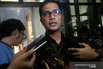 Terduga teroris ditangkap, KPK telusuri suap pesawat Garuda kemarin