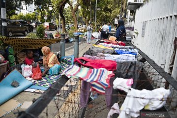 Tak mampu lagi sewa rumah, pencari suaka tinggal di trotoar