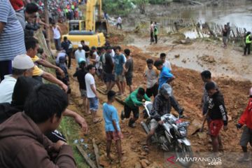 Jalan tran Sulawesi putus