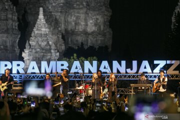 Penampilan Ari Lasso di ajang Prambanan Jazz Festival 2019