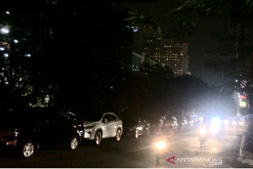 Parkir liar masih ditemukan di sepanjang Jalan Kebon Kacang Raya