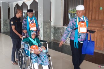 Hendra 99 tahun, calon haji tertua Embarkasi Pondok Gede