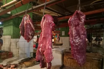 Penjualan daging sapi di Pasar Jatinegara turun