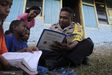 Polisi di Belu sulap motor dinas jadi perpustakaan mini