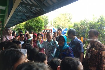 Sudin Pendidikan Jaksel berikan bantuan untuk korban kebakaran Tebet