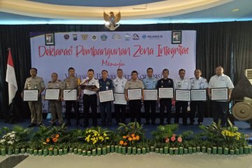 13 institusi di Tanjung Perak deklarasikan pembangunan zona integritas