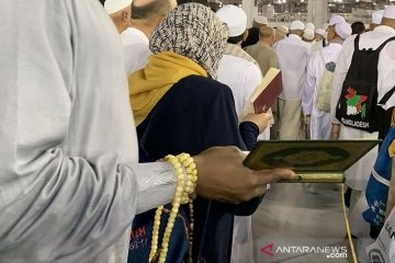 Ribuan jamaah melakukan Tawaf Qudum