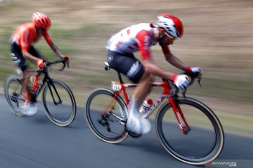 Pembalap Belgia Thomas De Gendt menangi etape 8 Tour de France