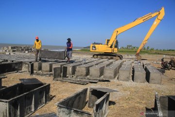 Pembuatan beton pemecah ombak