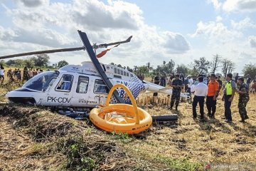 Helikopter angkut 3 WNA jatuh di luar pagar Bandara Lombok