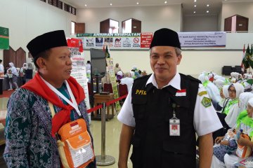 Embarkasi Pondok Gede masih temukan JCH bawa barang terlarang